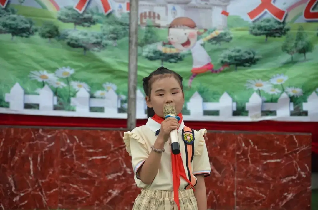 保田镇心愿小学举行“少年儿童心向党,老少携手共庆六一”主题文艺汇演 第7张 保田镇心愿小学举行“少年儿童心向党,老少携手共庆六一”主题文艺汇演 第7张