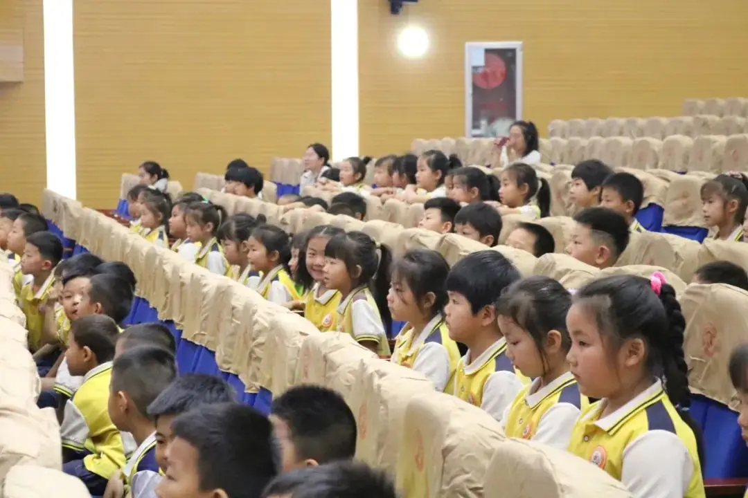 【泉引桥•春晖】小学零距离 成长初体验——幼儿园参观小学活动 第17张 【泉引桥•春晖】小学零距离 成长初体验——幼儿园参观小学活动 第17张