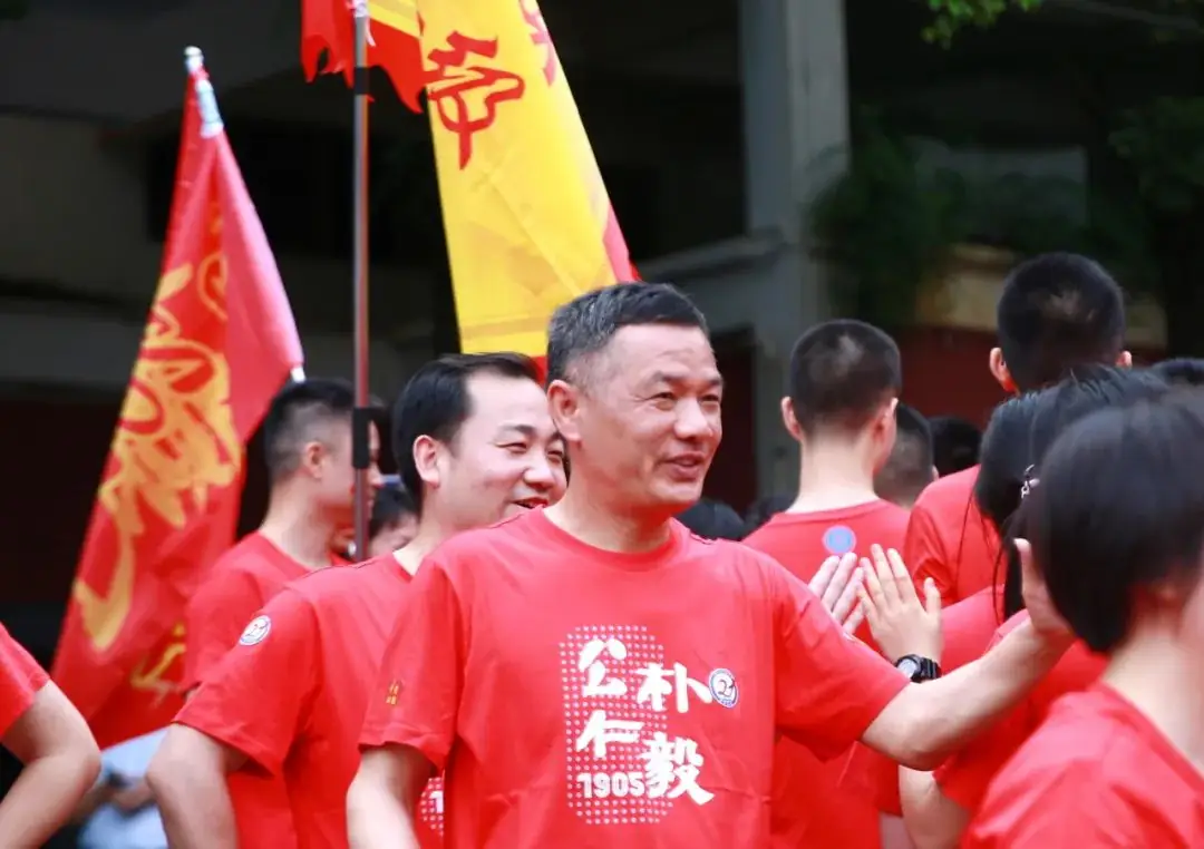 中考必胜 华益必胜 | 学校举行“激扬青春 决胜中考” 中考加油活动 第32张 中考必胜 华益必胜 | 学校举行“激扬青春 决胜中考” 中考加油活动 第32张