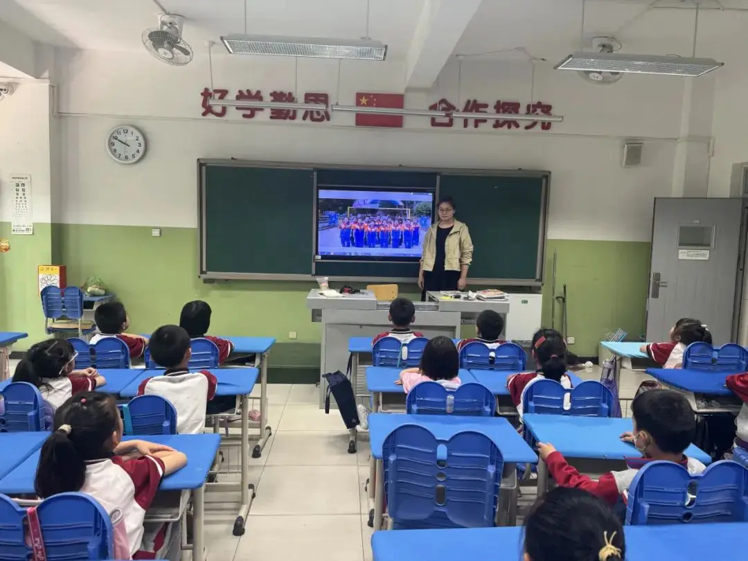 【万达小学·红领巾】冀疆少年手拉手 高举队旗跟党走————一年级新队员入队仪式 第23张 【万达小学·红领巾】冀疆少年手拉手 高举队旗跟党走————一年级新队员入队仪式 第23张