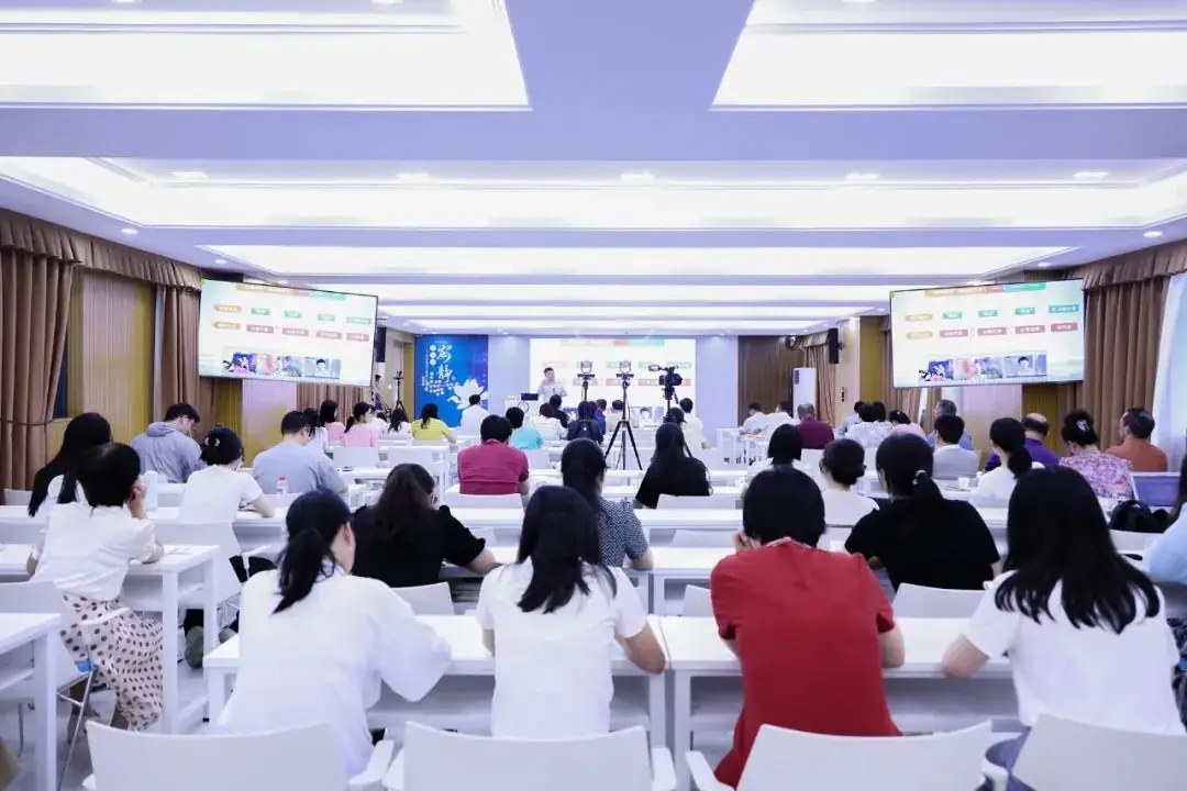 中国教育学会副会长唐江澎:和新莲小学的老师一起把一生交给海 第12张 中国教育学会副会长唐江澎:和新莲小学的老师一起把一生交给海 第12张