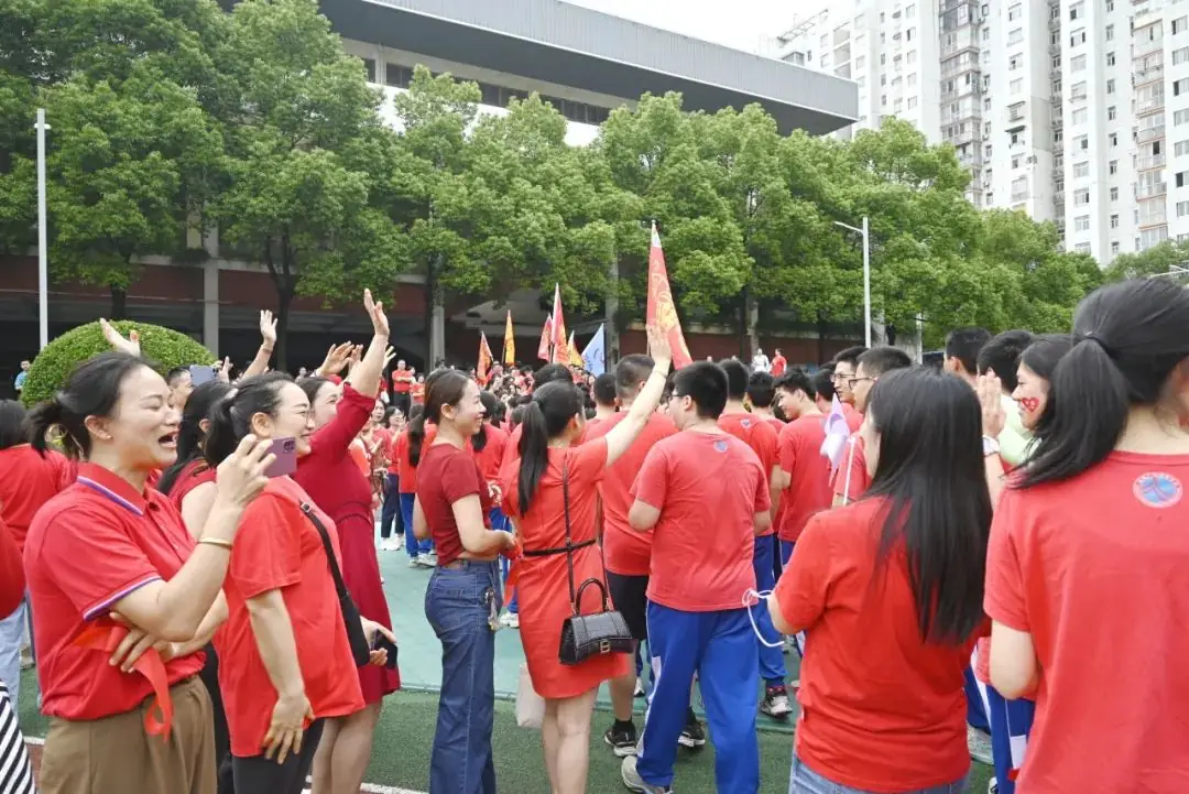 中考必胜 华益必胜 | 学校举行“激扬青春 决胜中考” 中考加油活动 第45张 中考必胜 华益必胜 | 学校举行“激扬青春 决胜中考” 中考加油活动 第45张