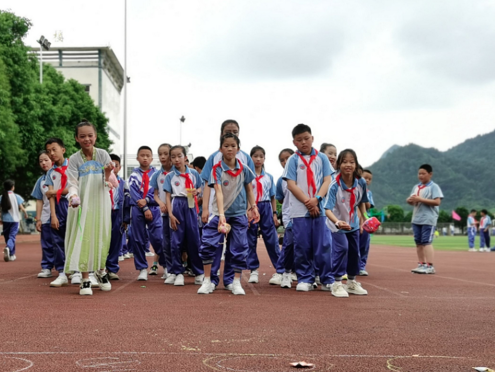 丹寨县城关第一小学第十四周要闻回顾 第70张 丹寨县城关第一小学第十四周要闻回顾 第70张