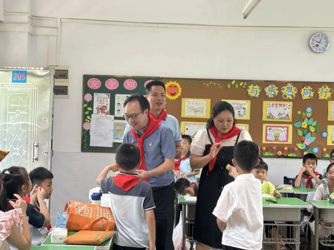 【榕文快讯】红领巾爱祖国——中兴小学开展庆“六·一”系列活动 第38张 【榕文快讯】红领巾爱祖国——中兴小学开展庆“六·一”系列活动 第38张