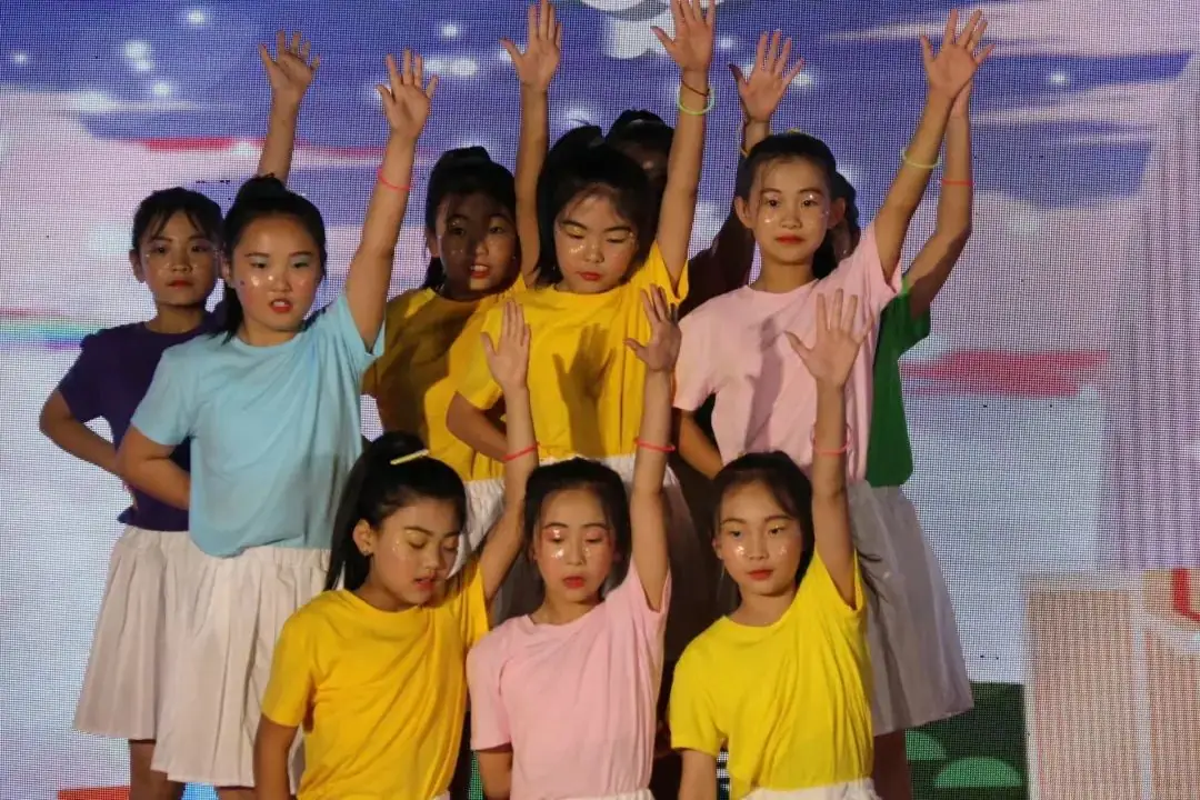 【清河县永辉小学】歌声嘹亮,童心飞扬--永辉小学十周年庆典暨庆六一联欢会 第54张