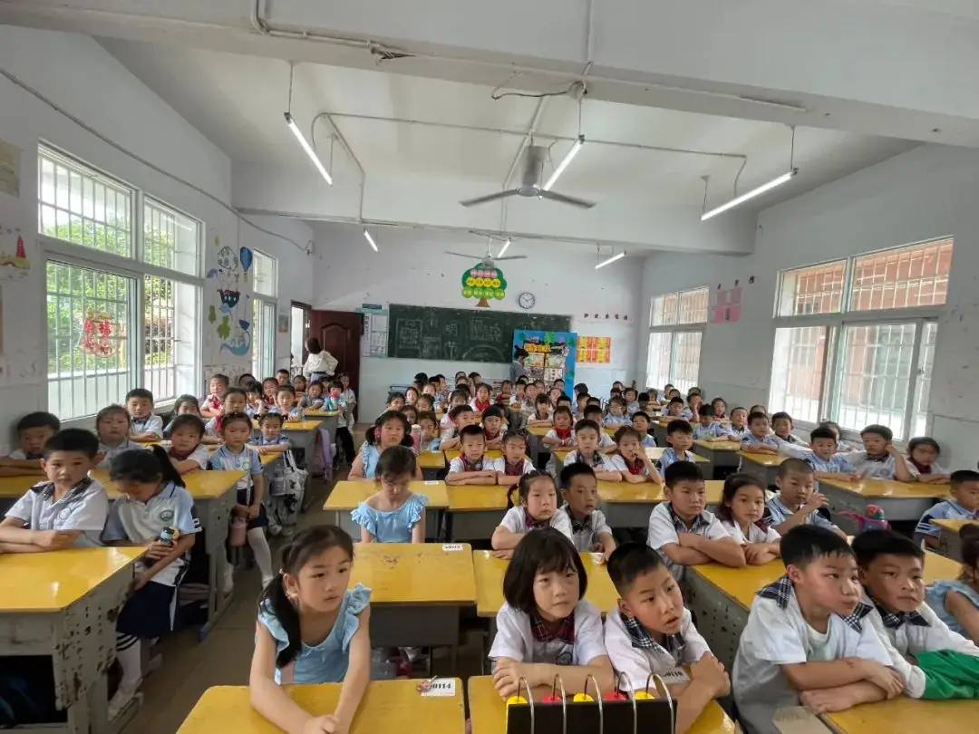【幼小衔接】 初探小学 “幼”见成长——春溪集幼儿园大班走进小学 第27张 【幼小衔接】 初探小学 “幼”见成长——春溪集幼儿园大班走进小学 第27张