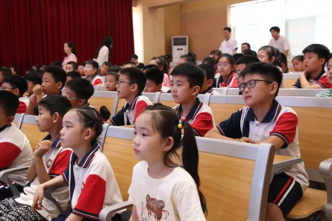 健康进校园 携手护未来——杏花村小学联合市财贸医院开展健康宣讲活动 第3张 健康进校园 携手护未来——杏花村小学联合市财贸医院开展健康宣讲活动 第3张