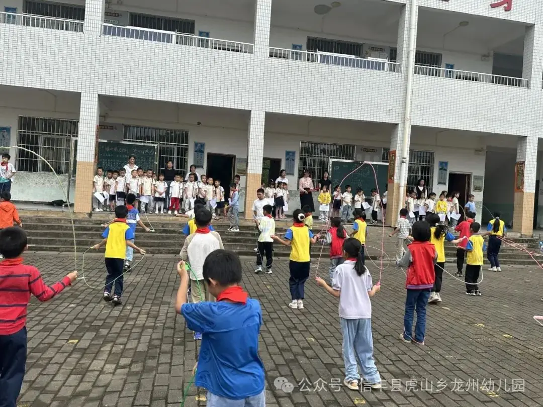 【幼小衔接】初探小学 “幼”见成长——信丰县虎山乡龙州幼儿园大班走进小学主题活动 第41张 【幼小衔接】初探小学 “幼”见成长——信丰县虎山乡龙州幼儿园大班走进小学主题活动 第41张