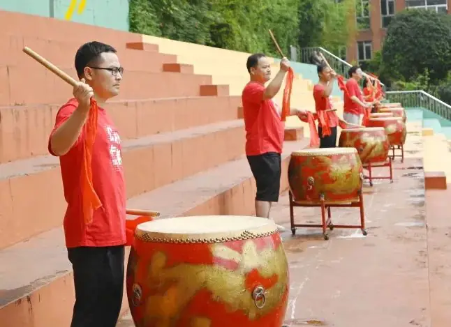 中考必胜 华益必胜 | 学校举行“激扬青春 决胜中考” 中考加油活动 第17张 中考必胜 华益必胜 | 学校举行“激扬青春 决胜中考” 中考加油活动 第17张