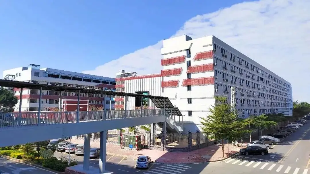 中考家长必看!香港博雅(东莞南城)三年制DSE班,学生升学“优选捷径”! 第40张 中考家长必看!香港博雅(东莞南城)三年制DSE班,学生升学“优选捷径”! 第40张