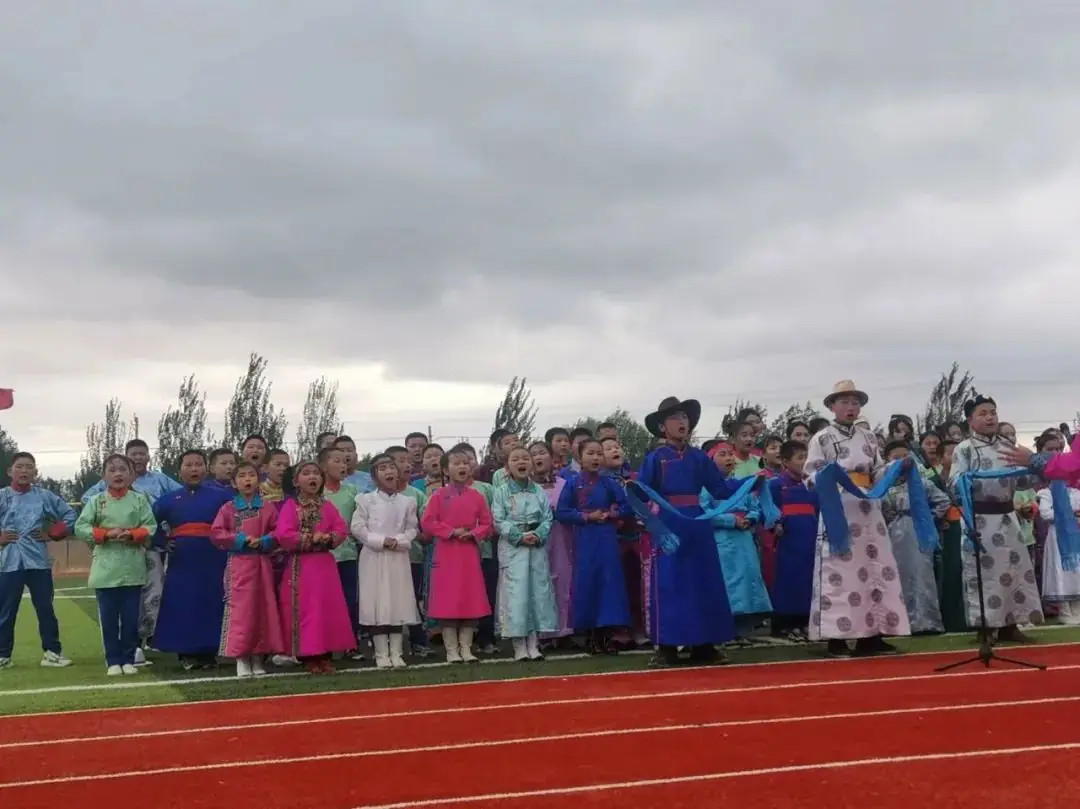 扎嘎斯台第二小学庆祝六一儿童节文艺汇演活动纪实 第9张 扎嘎斯台第二小学庆祝六一儿童节文艺汇演活动纪实 第9张