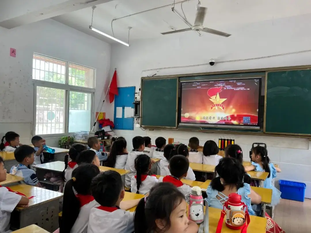 【幼小衔接】 初探小学 “幼”见成长——春溪集幼儿园大班走进小学 第26张 【幼小衔接】 初探小学 “幼”见成长——春溪集幼儿园大班走进小学 第26张