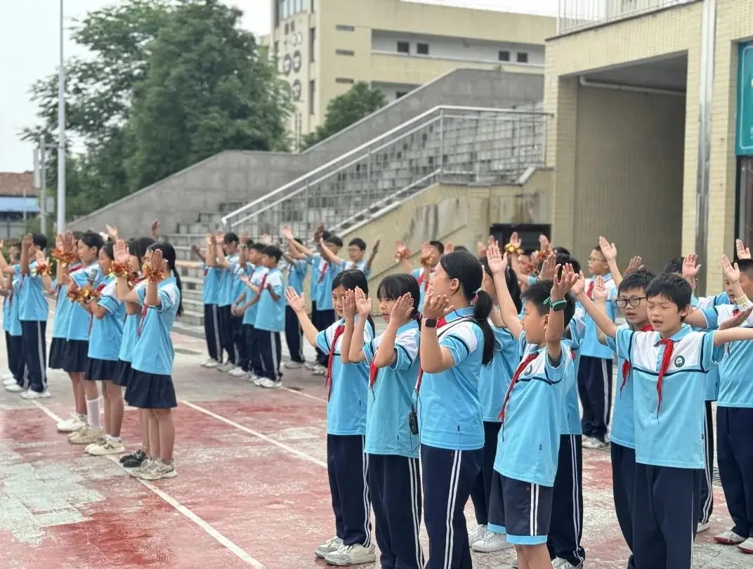 珠晖区上托小学教育集团上托小学校区第十五周升旗仪式暨主题朝会展示 第16张 珠晖区上托小学教育集团上托小学校区第十五周升旗仪式暨主题朝会展示 第16张