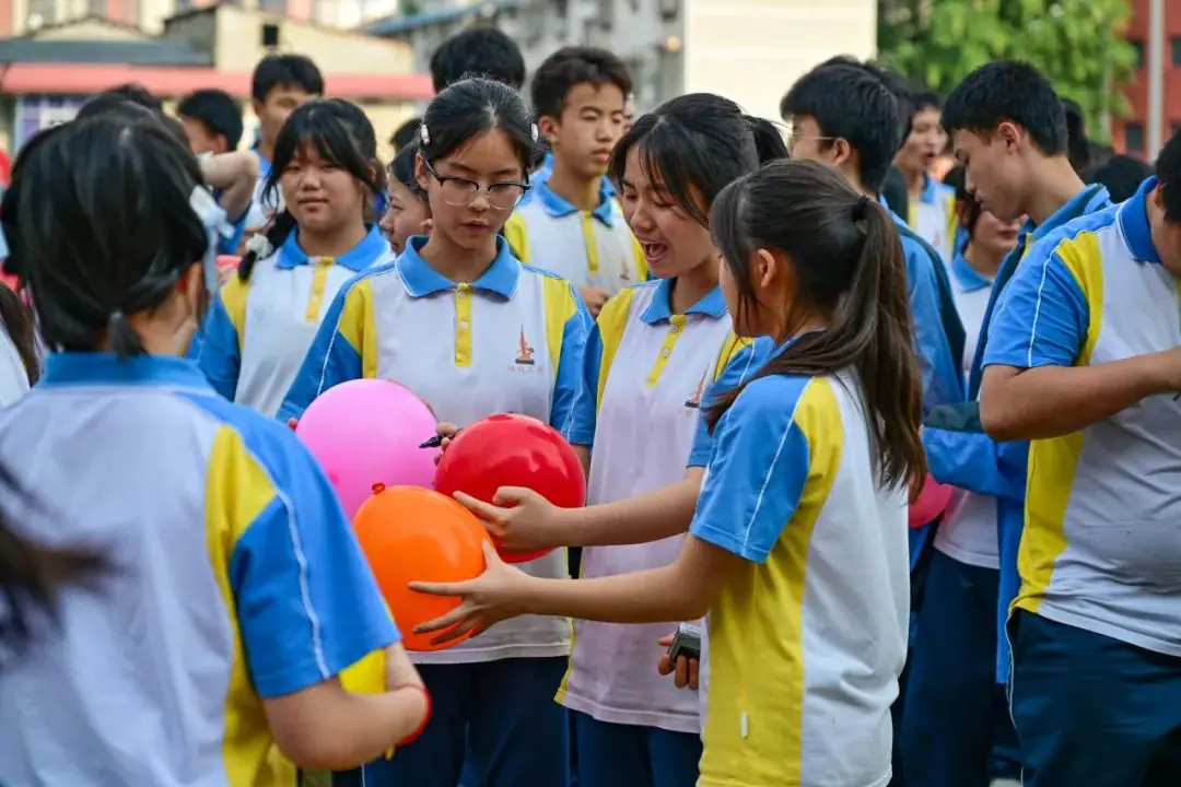 【清廉学校】减压赋能 乐赢中考——怀化市第二中举行中考考前减压活动 第9张