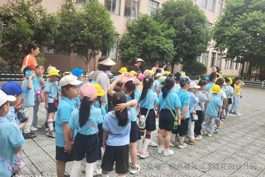 出发!“趣”探小学——海威滨江花园幼儿园大班走进小学活动 第6张 出发!“趣”探小学——海威滨江花园幼儿园大班走进小学活动 第6张
