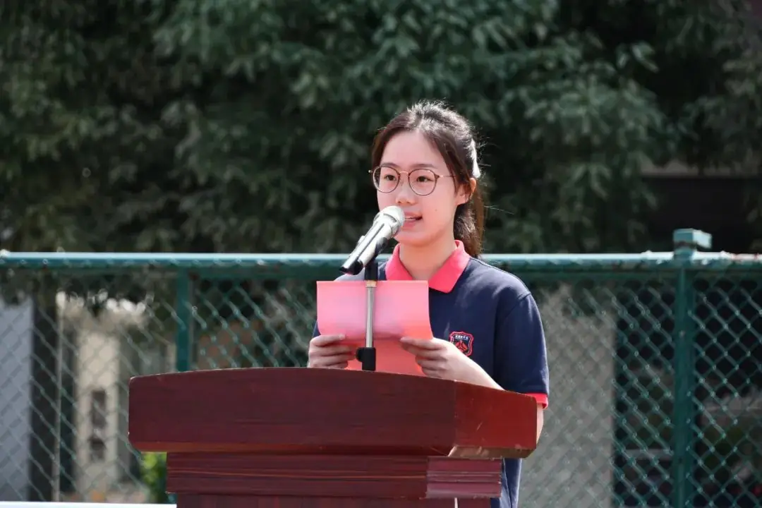 少年壮志冲云霄 中考必胜耀今朝 | 汪曾祺学校初中部隆重举行2024届学生中考壮行仪式 第12张 少年壮志冲云霄 中考必胜耀今朝 | 汪曾祺学校初中部隆重举行2024届学生中考壮行仪式 第12张