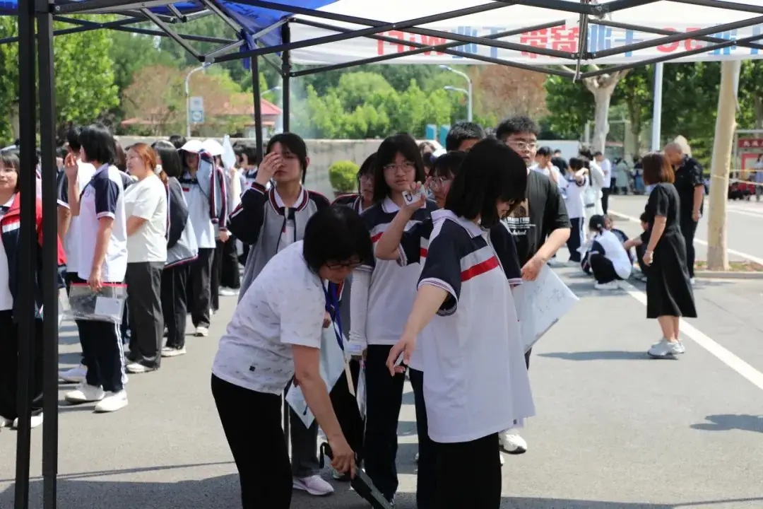 【2024高考●韶华逐梦 中华有我】 系列之精益统筹 我校举行2024高考仿真模拟考试 第2张 【2024高考●韶华逐梦 中华有我】 系列之精益统筹 我校举行2024高考仿真模拟考试 第2张