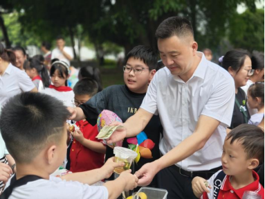 童心童趣 “蚁”探究竟——绵阳市塘汛小学举行小蚂蚁嘉年华之一年级蚂蚁集市 第2张 童心童趣 “蚁”探究竟——绵阳市塘汛小学举行小蚂蚁嘉年华之一年级蚂蚁集市 第2张
