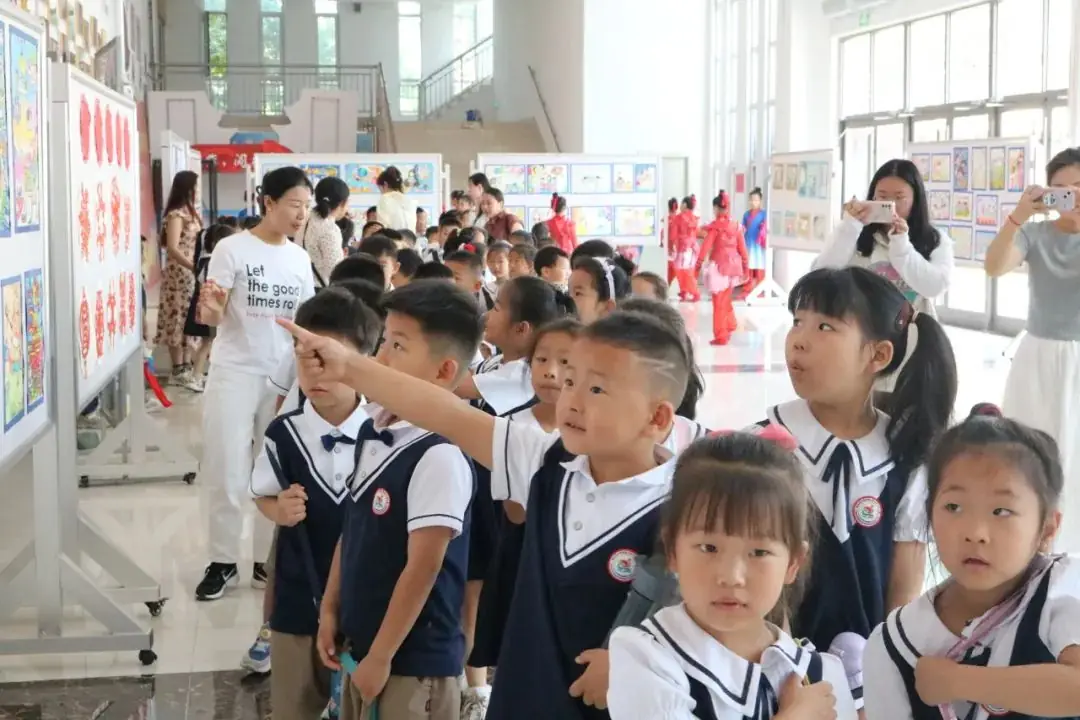 【泉引桥•春晖】小学零距离 成长初体验——幼儿园参观小学活动 第19张 【泉引桥•春晖】小学零距离 成长初体验——幼儿园参观小学活动 第19张