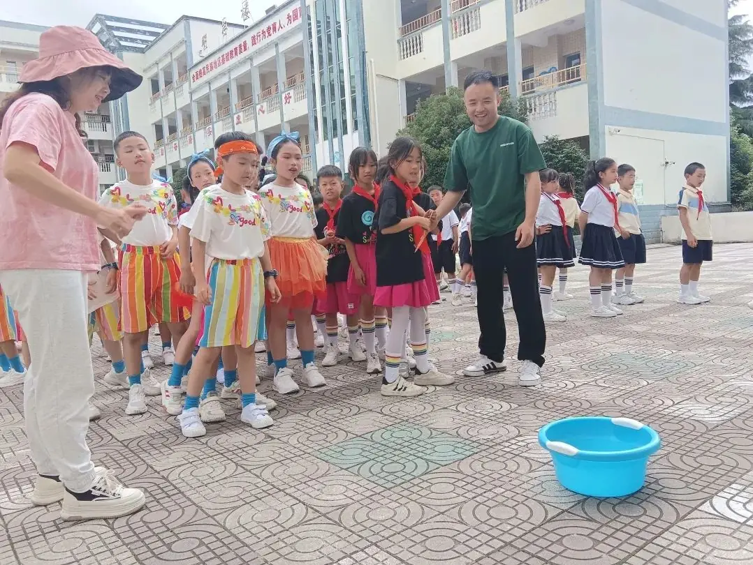 丹寨县城关第一小学第十四周要闻回顾 第71张 丹寨县城关第一小学第十四周要闻回顾 第71张
