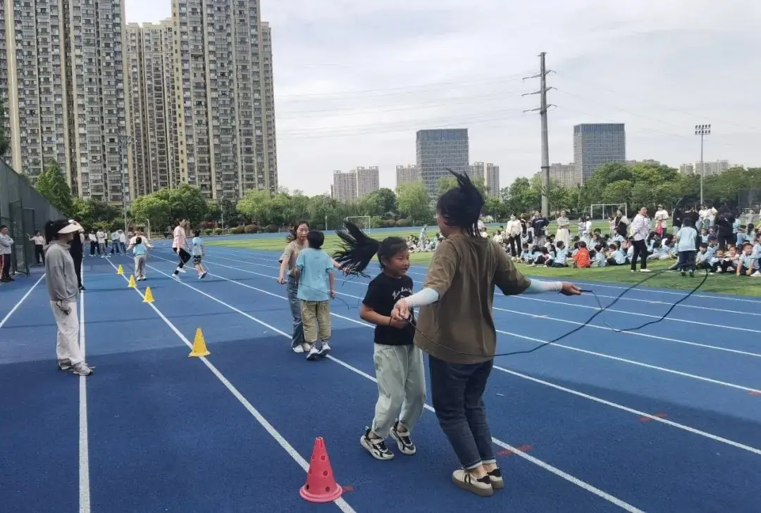 春城实验小学第十一届体育节来喽!精彩纷呈,邀您来看 第58张 春城实验小学第十一届体育节来喽!精彩纷呈,邀您来看 第58张