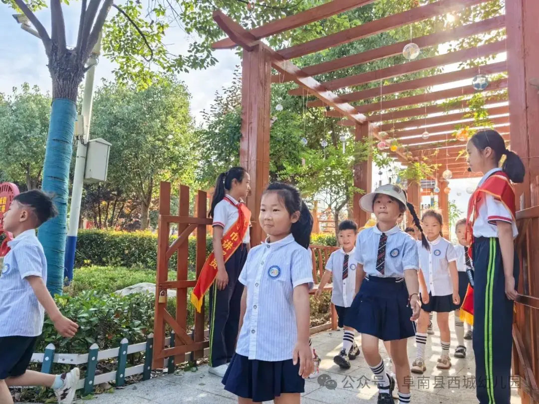 【学前教育宣传月】“初探小学 礼遇成长”——阜南县西城幼儿园大班组参观小学活动 第20张 【学前教育宣传月】“初探小学 礼遇成长”——阜南县西城幼儿园大班组参观小学活动 第20张