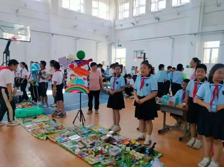 “义”路有你,与爱同行——保定市莲池小学庆“六一”爱心义卖活动 第20张
