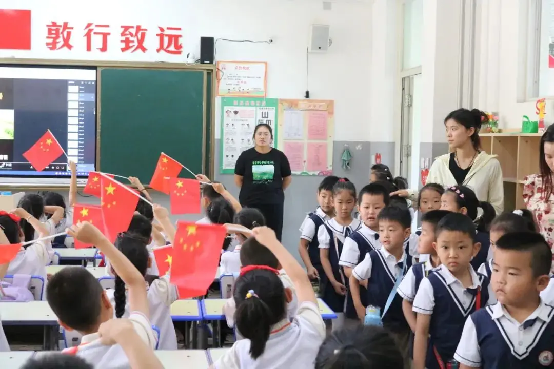 【泉引桥•春晖】小学零距离 成长初体验——幼儿园参观小学活动 第28张 【泉引桥•春晖】小学零距离 成长初体验——幼儿园参观小学活动 第28张