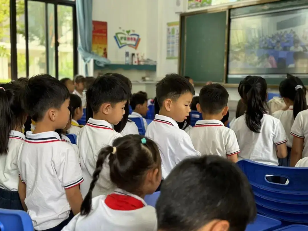 【幼小衔接】走进小学,体验成长——无为市南惠幼儿园教育集团本部大班组参观小学活动 第79张 【幼小衔接】走进小学,体验成长——无为市南惠幼儿园教育集团本部大班组参观小学活动 第79张