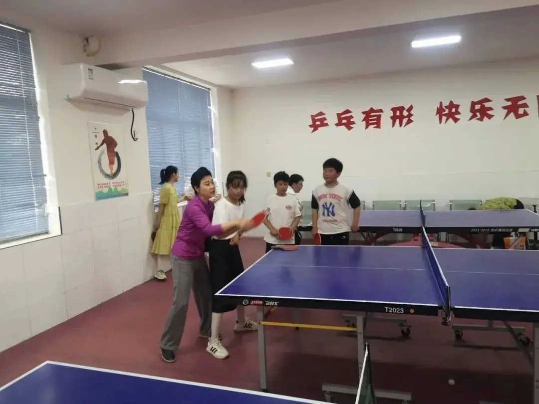 【石屏小学 情感德育】爱心企业家、乒乓球著名教练与石屏小学师生同庆“六一”暨少年宫成果展示、石榴读书节闭幕式文艺汇演活动 第130张