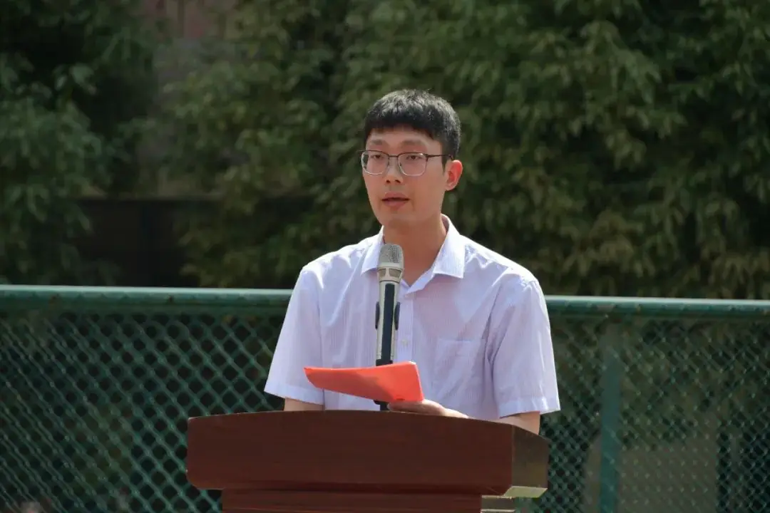 少年壮志冲云霄 中考必胜耀今朝 | 汪曾祺学校初中部隆重举行2024届学生中考壮行仪式 第21张 少年壮志冲云霄 中考必胜耀今朝 | 汪曾祺学校初中部隆重举行2024届学生中考壮行仪式 第21张