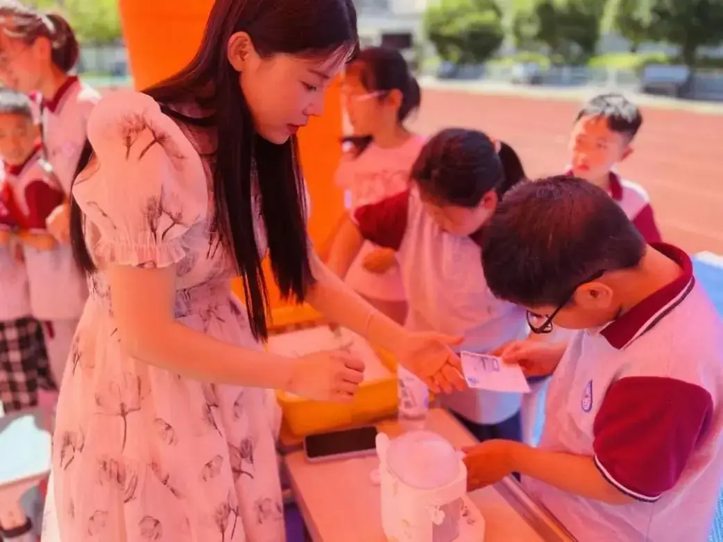 “家门口青少年宫”活动走进岩山小学、宁围小学新华校区、义桥二小、凤标小学和通惠小学 第5张 “家门口青少年宫”活动走进岩山小学、宁围小学新华校区、义桥二小、凤标小学和通惠小学 第5张