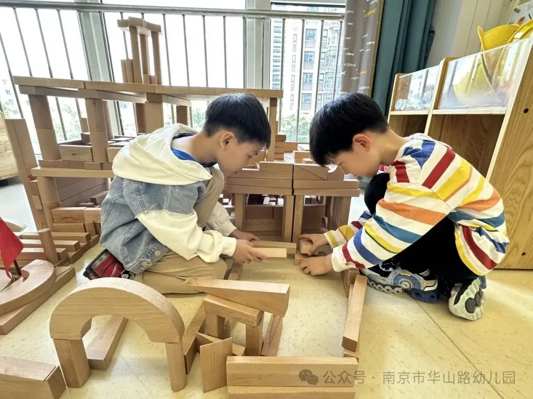 【爱生长活动】大三班:搭建小学 第13张 【爱生长活动】大三班:搭建小学 第13张