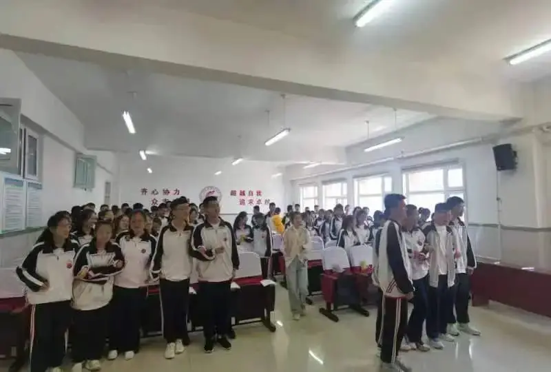 减压赋能悦身心 凝心聚力迎中考——育龙学校开展中考减压赋能心理团体辅导活动 第10张 减压赋能悦身心 凝心聚力迎中考——育龙学校开展中考减压赋能心理团体辅导活动 第10张