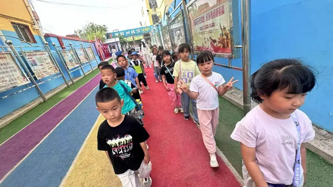 【幼小衔接】小学生活初体验——科教路幼儿园幼小衔接系列活动之参观小学 第3张 【幼小衔接】小学生活初体验——科教路幼儿园幼小衔接系列活动之参观小学 第3张