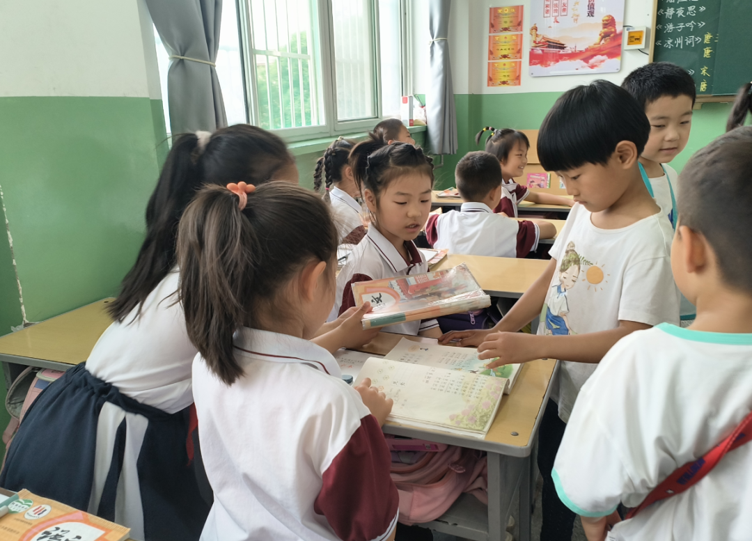 【西苑园动态】走进小学校园 科学幼小衔接 ——榆次七幼教育集团西苑园大班幼儿走进小学-第14张图片-四季读书网 【西苑园动态】走进小学校园 科学幼小衔接 ——榆次七幼教育集团西苑园大班幼儿走进小学-第14张图片-四季读书网