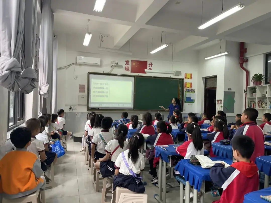 【滴宝园·幼小衔接】小学初体验 幼小零衔接 ——咸阳市秦都区育英名桥幼儿园大班幼小衔接活动 第28张 【滴宝园·幼小衔接】小学初体验 幼小零衔接 ——咸阳市秦都区育英名桥幼儿园大班幼小衔接活动 第28张