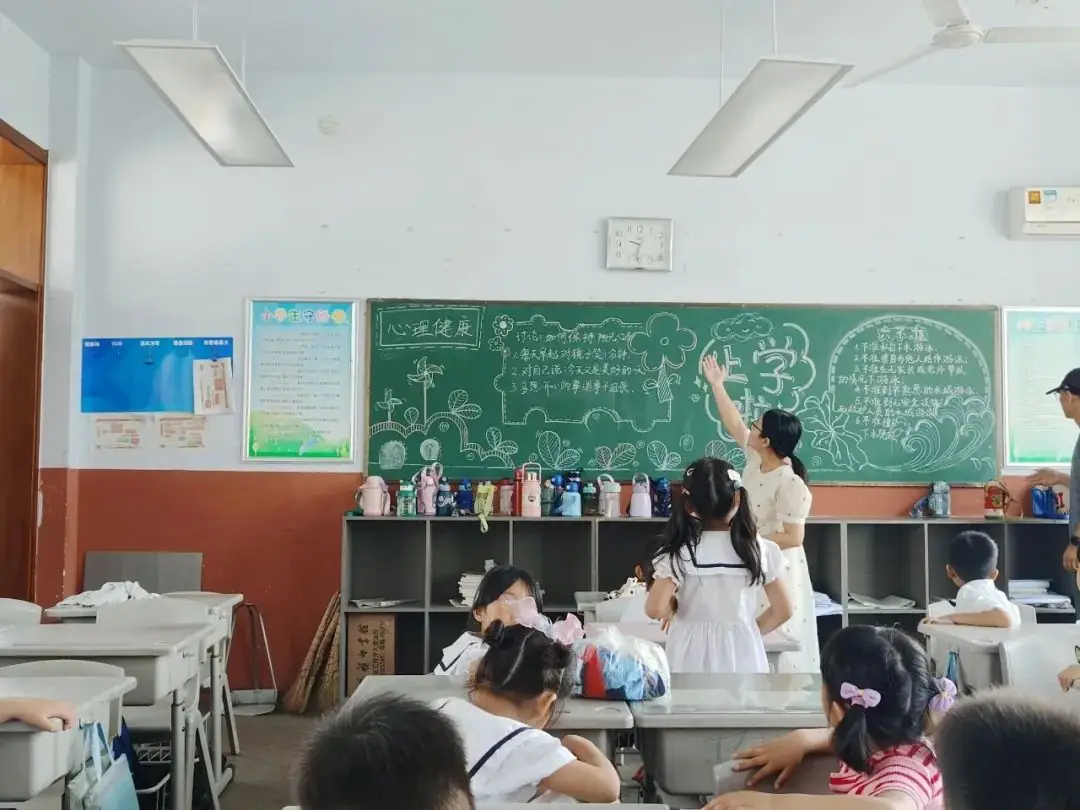 初探小学,礼遇成长---临沭县青云镇中心幼儿园幼小衔接参观小学活动 第53张