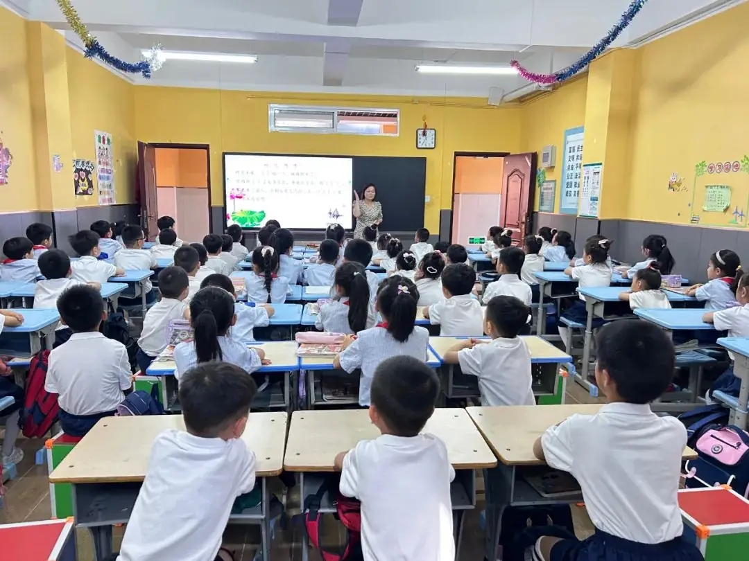 小学,你好!---大班幼小衔接活动参观小学 第9张 小学,你好!---大班幼小衔接活动参观小学 第9张