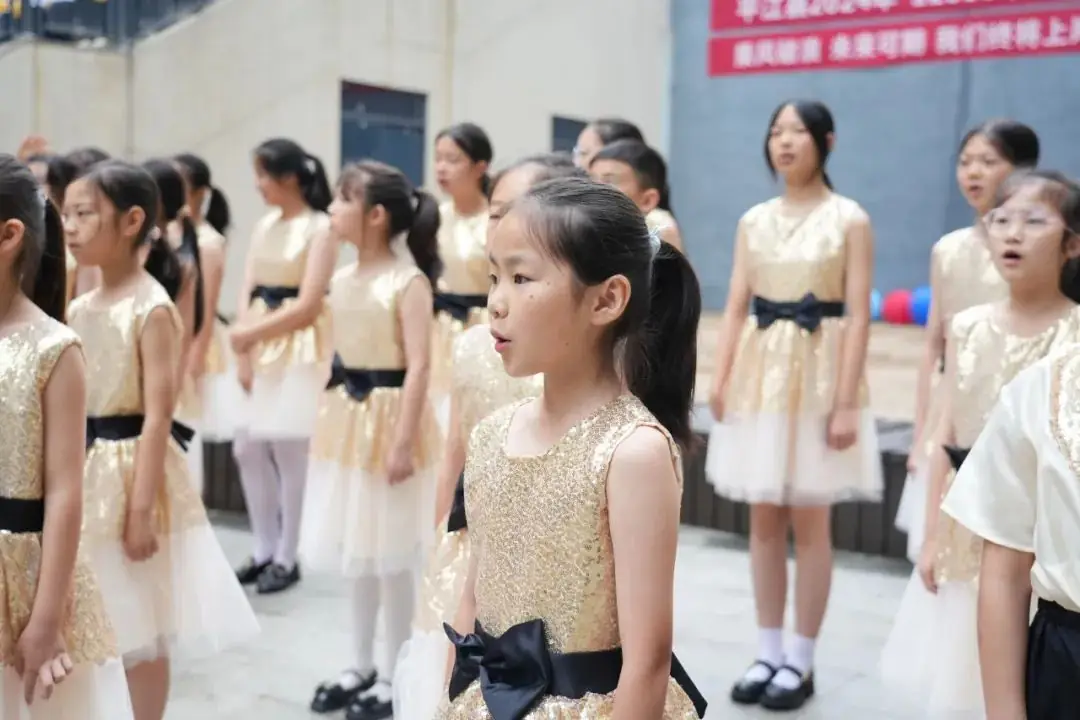微笑迎考,逐梦未来——颐华学校举行中高考减压祝福活动 第3张