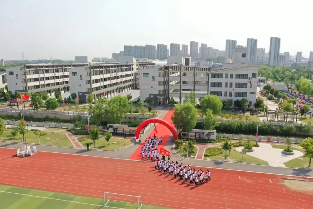 高考特辑 | 呐喊青春 亮剑出征——育才高中举行2024届高考“喊楼行动”与“出征仪式” 第20张