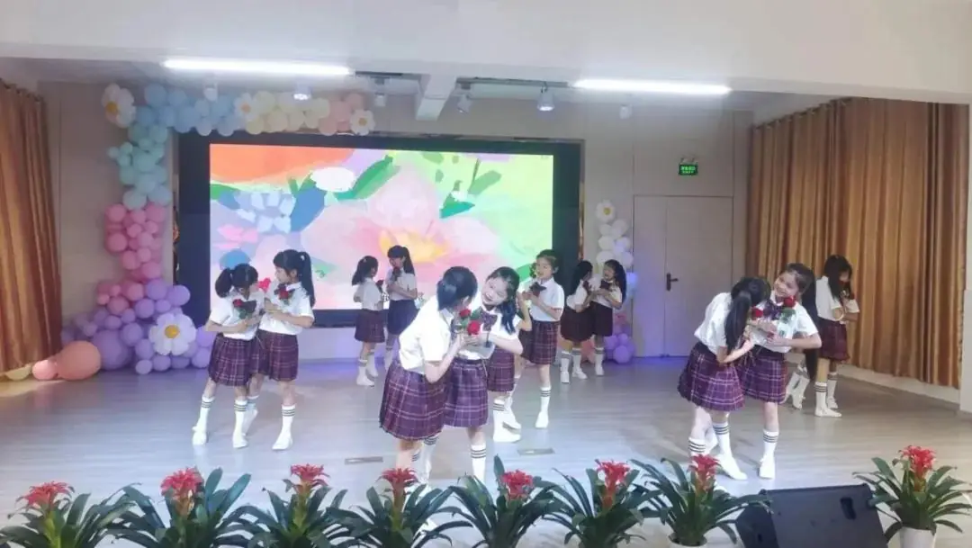 舞动童梦 向阳而行——南新乡中心小学“六一”暨教育“双减”成果展示文艺汇演 第13张 舞动童梦 向阳而行——南新乡中心小学“六一”暨教育“双减”成果展示文艺汇演 第13张