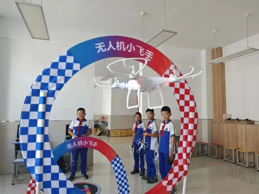 鄂托克旗棋盘井第三小学无人机创客社团参加全国青少年科技教育成果展示大赛内蒙古自治区区域赛 第9张 鄂托克旗棋盘井第三小学无人机创客社团参加全国青少年科技教育成果展示大赛内蒙古自治区区域赛 第9张