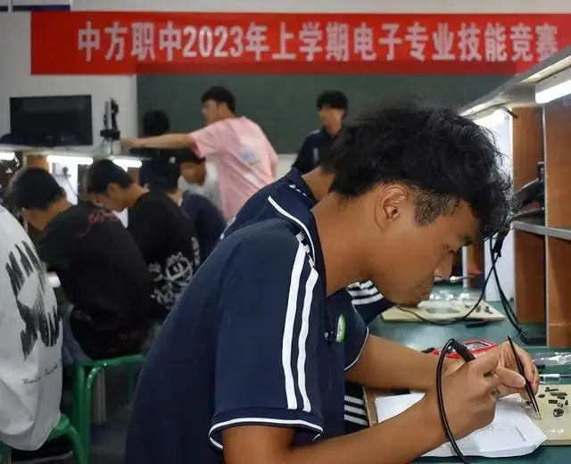 中考也能复读了?多地中考非应届生需减分再录取,厦门降40分投档 第6张 中考也能复读了?多地中考非应届生需减分再录取,厦门降40分投档 第6张