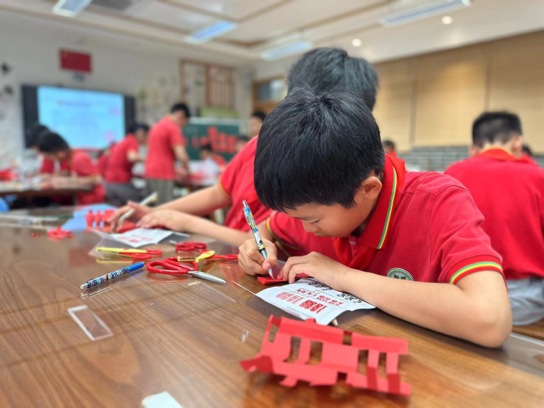|浙大教科海创小学|实践·研讨·艺起成长——海创小学艺术组实习老师展示课活动 第33张 |浙大教科海创小学|实践·研讨·艺起成长——海创小学艺术组实习老师展示课活动 第33张