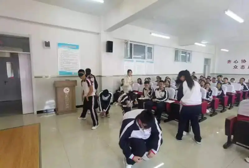 减压赋能悦身心 凝心聚力迎中考——育龙学校开展中考减压赋能心理团体辅导活动 第14张 减压赋能悦身心 凝心聚力迎中考——育龙学校开展中考减压赋能心理团体辅导活动 第14张