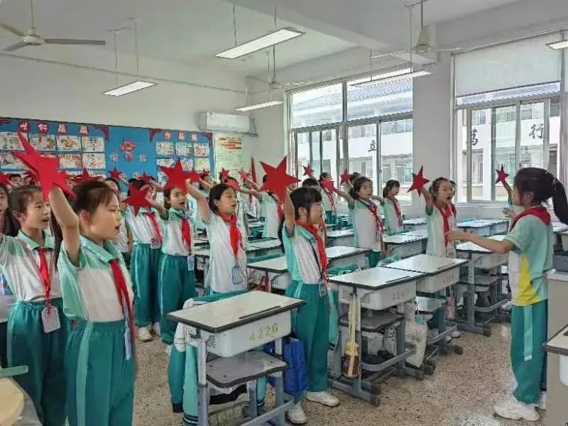 音乐点亮生活 歌声唱响未来——赤城小学“红五月”班班有歌声比赛 第19张 音乐点亮生活 歌声唱响未来——赤城小学“红五月”班班有歌声比赛 第19张
