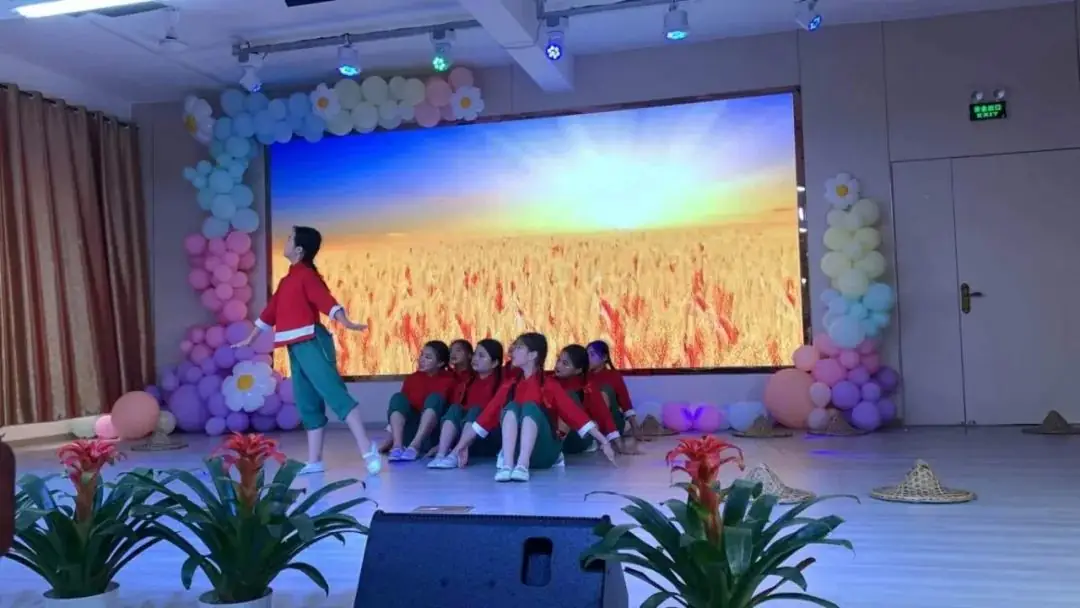 舞动童梦 向阳而行——南新乡中心小学“六一”暨教育“双减”成果展示文艺汇演 第12张 舞动童梦 向阳而行——南新乡中心小学“六一”暨教育“双减”成果展示文艺汇演 第12张