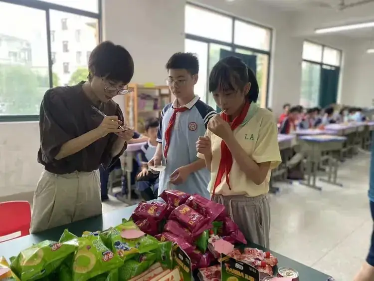 多彩淘宝节 快乐齐分享——上饶市第十小学庆六一淘宝节活动 第9张 多彩淘宝节 快乐齐分享——上饶市第十小学庆六一淘宝节活动 第9张