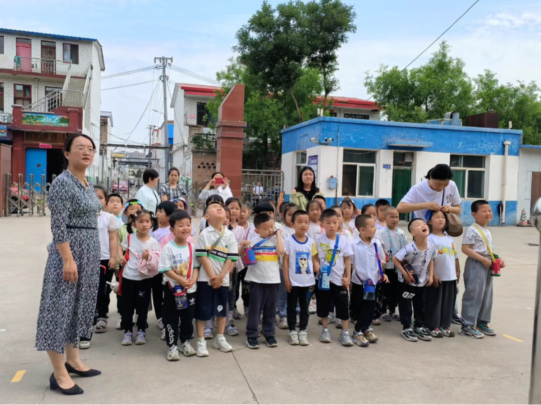 【西苑园动态】走进小学校园 科学幼小衔接 ——榆次七幼教育集团西苑园大班幼儿走进小学-第18张图片-四季读书网 【西苑园动态】走进小学校园 科学幼小衔接 ——榆次七幼教育集团西苑园大班幼儿走进小学-第18张图片-四季读书网